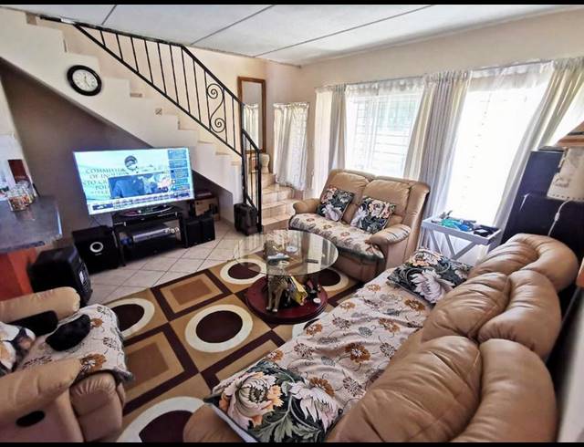 2 BEDROOM TOWNHOUSE FOR SALE IN HALFWAY GARDENS